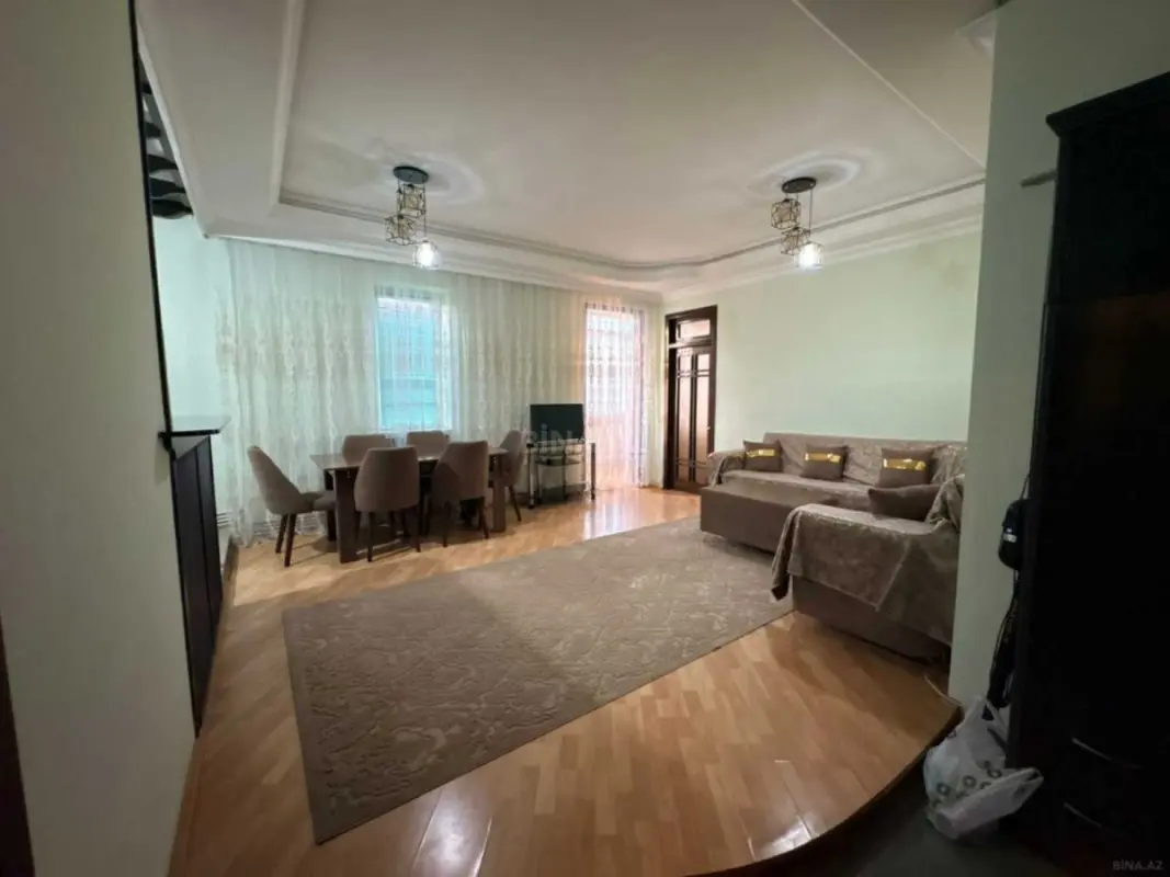 Kirayə verilir 2 otaqlı mənzil 90 m²