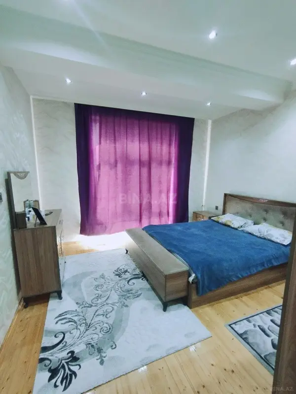 Satılır 3 otaqlı mənzil 107 m²