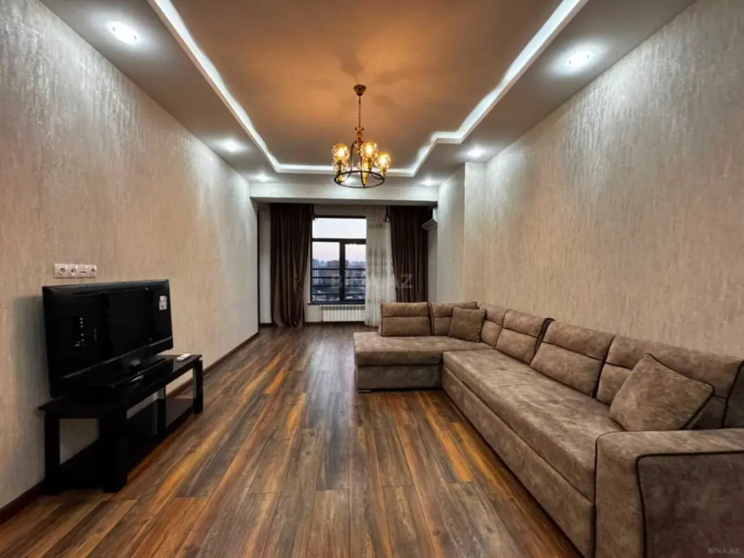 Kirayə verilir 3 otaqlı mənzil 130 m²