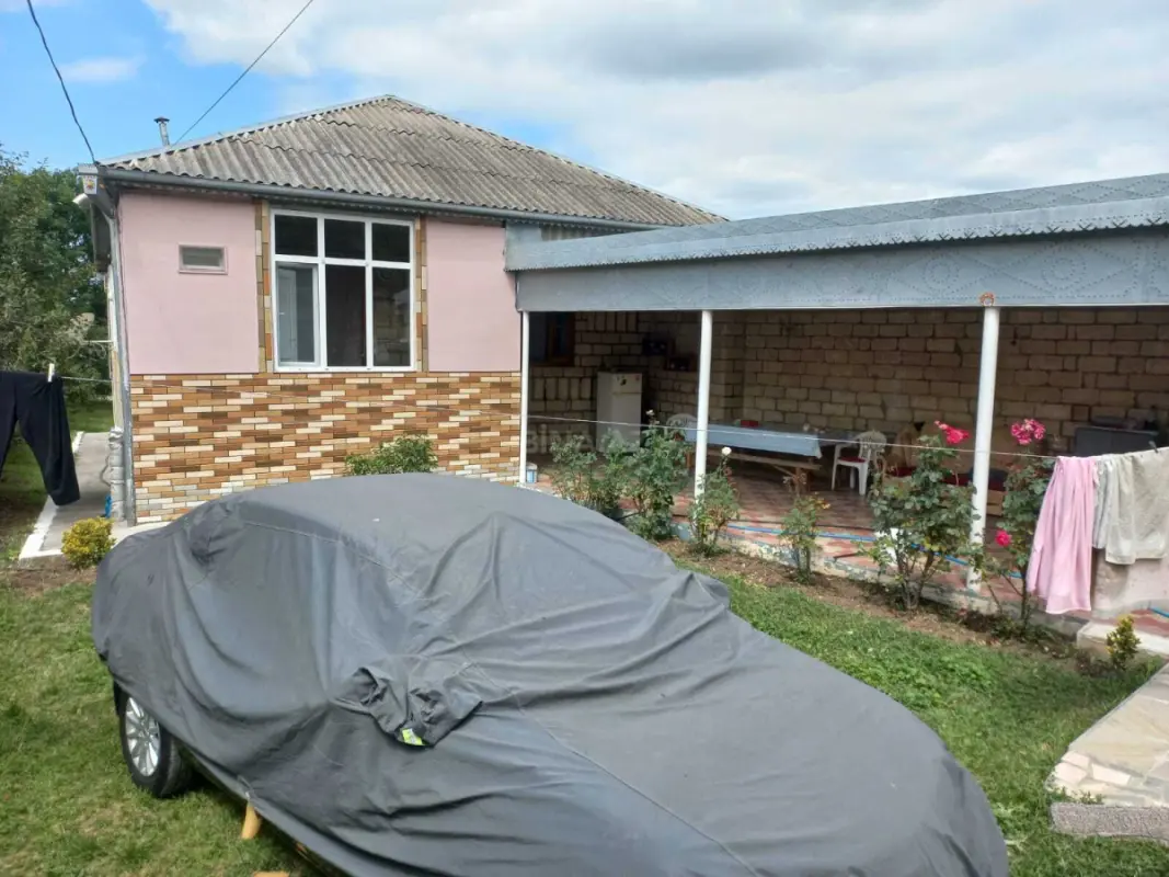 Satılır 5 otaqlı həyət evi 122 m²