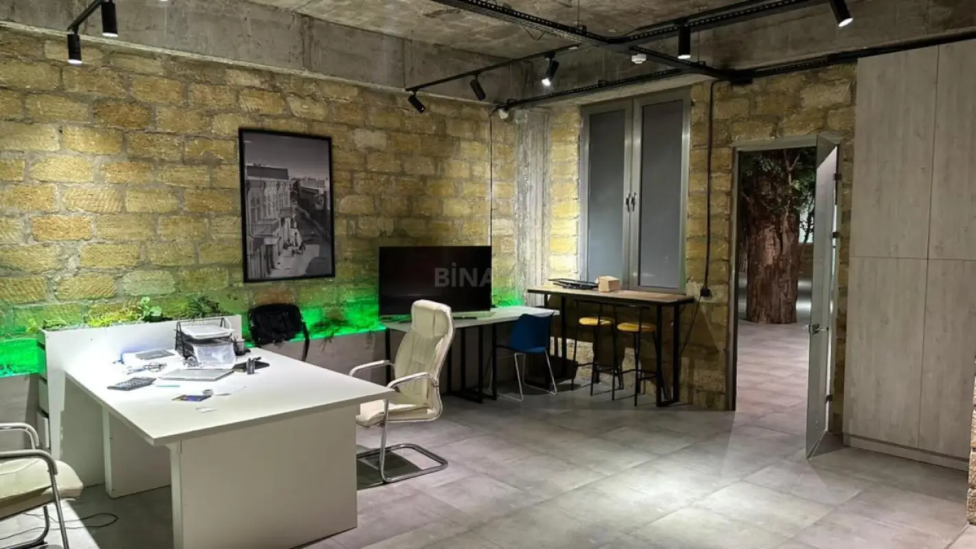 Kirayə verilir 1 otaqlı ofis 40 m²