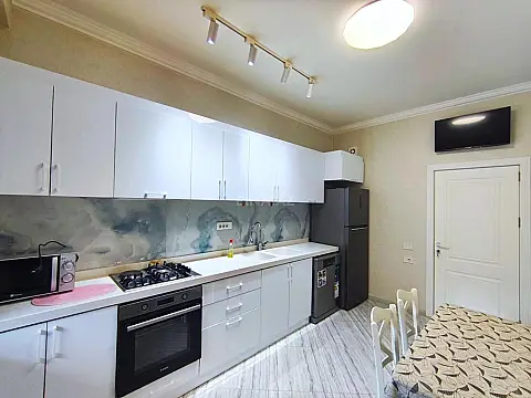 Kirayə verilir 3 otaqlı mənzil 111 m² — Bakı, Nərimanov 3 otaq 111.00 m²