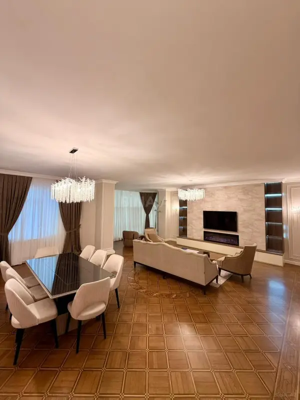 Kirayə verilir 4 otaqlı mənzil 235 m²