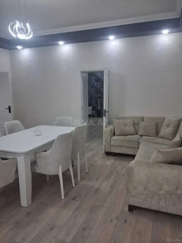 Kirayə verilir 2 otaqlı mənzil 70 m²