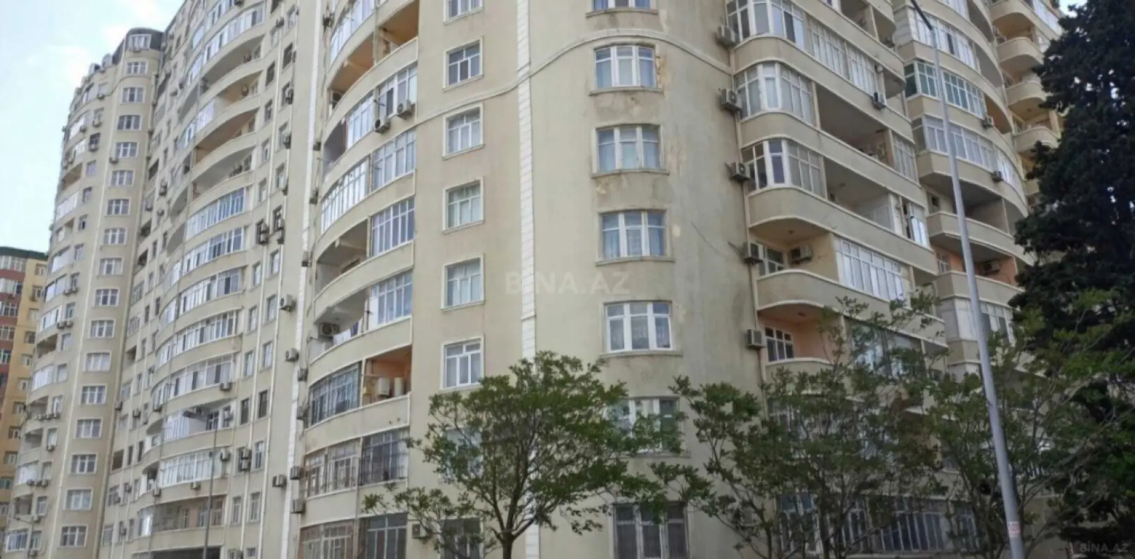 Satılır 2 otaqlı mənzil 84 m²