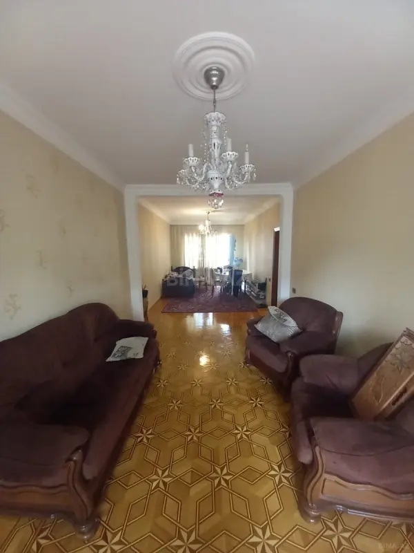 Satılır 4 otaqlı mənzil 120 m²