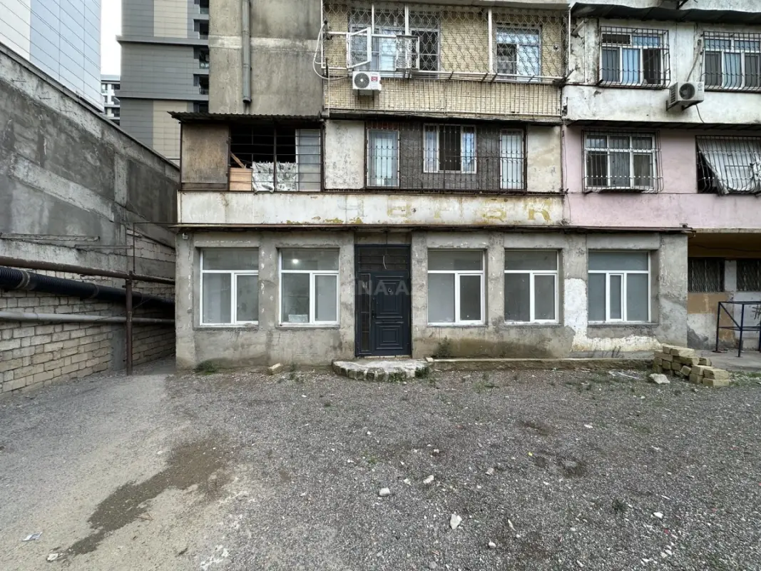 Satılır obyekt 140 m²