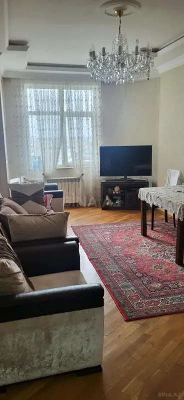 Kirayə verilir 2 otaqlı mənzil 100 m²