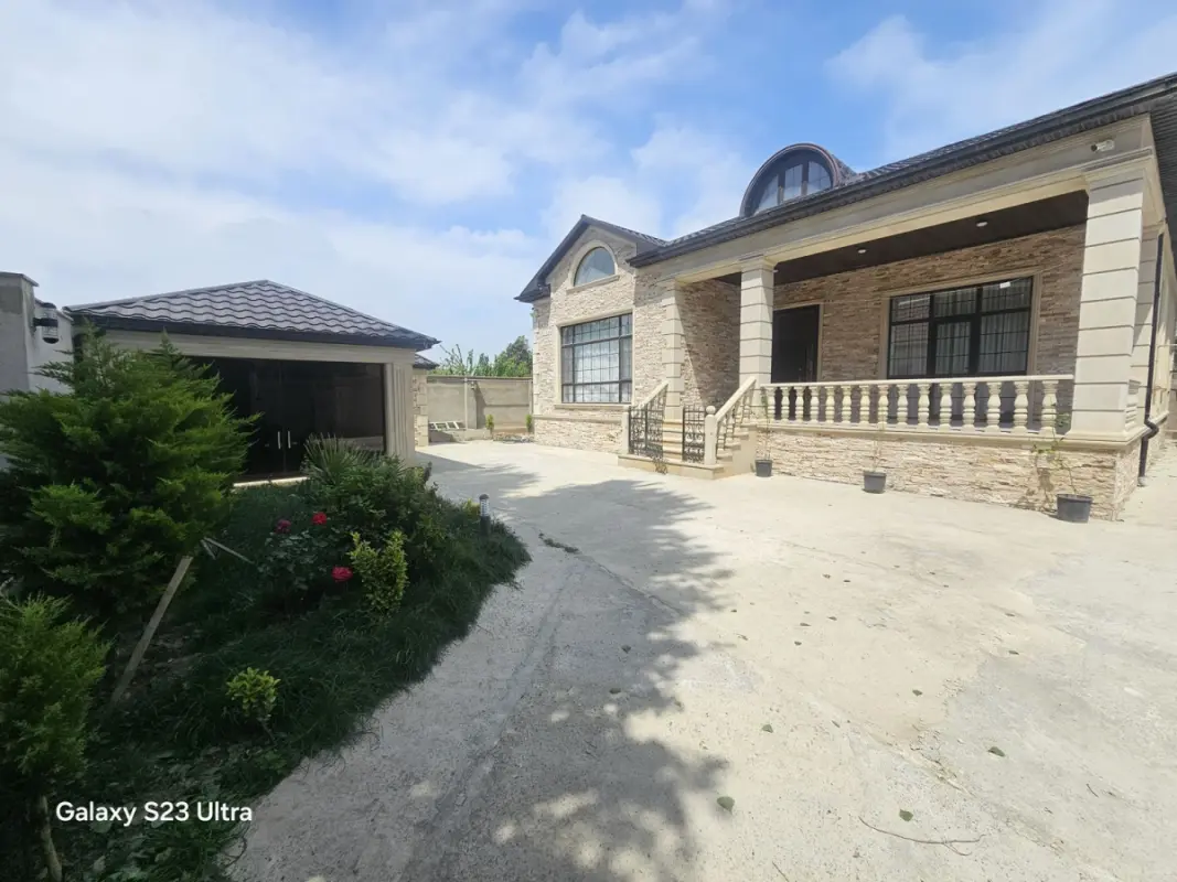 Satılır 5 otaqlı həyət evi 240 m²