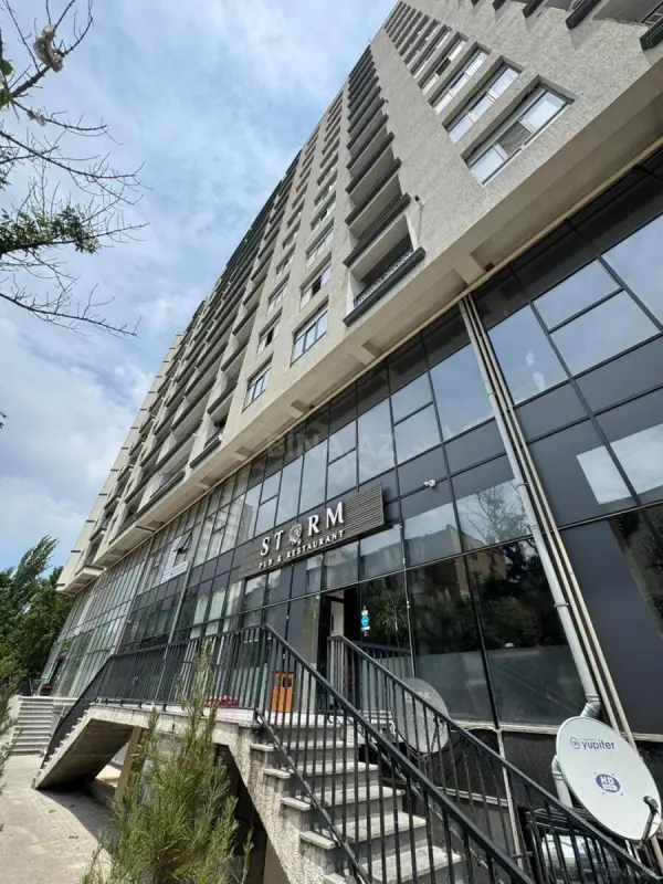 Satılır 3 otaqlı mənzil 156 m²