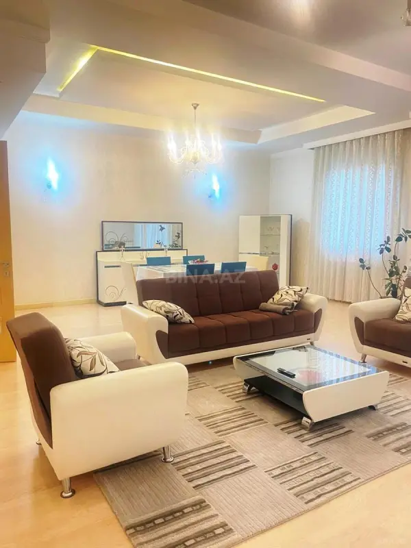 Kirayə verilir 4 otaqlı mənzil 240 m²