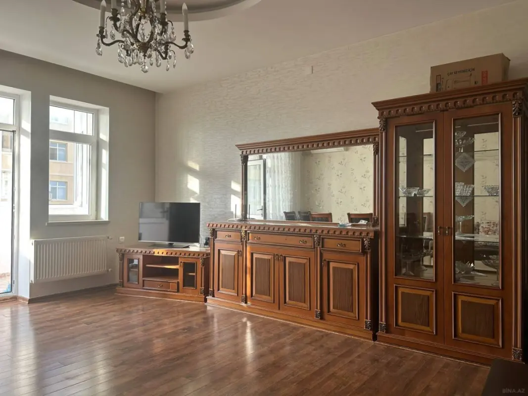 Kirayə verilir 2 otaqlı mənzil 76.6 m²