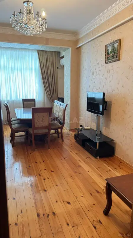 Kirayə verilir 3 otaqlı mənzil 114 m²