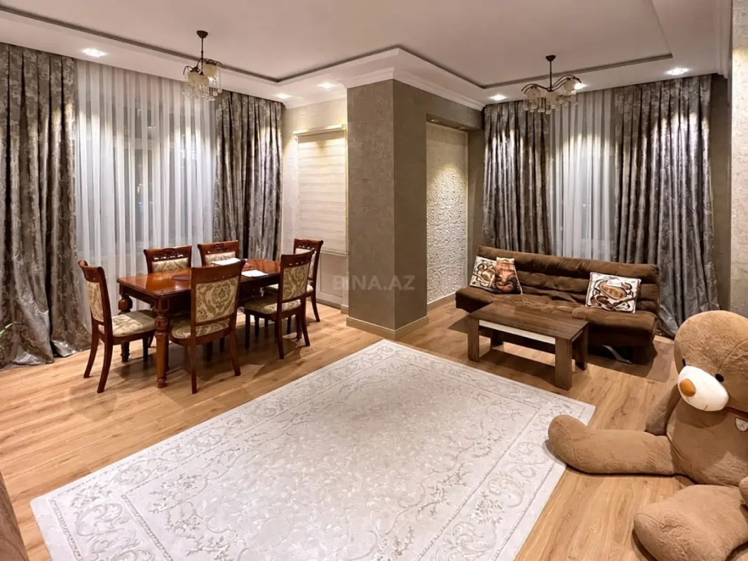 Kirayə verilir 2 otaqlı mənzil 90 m²
