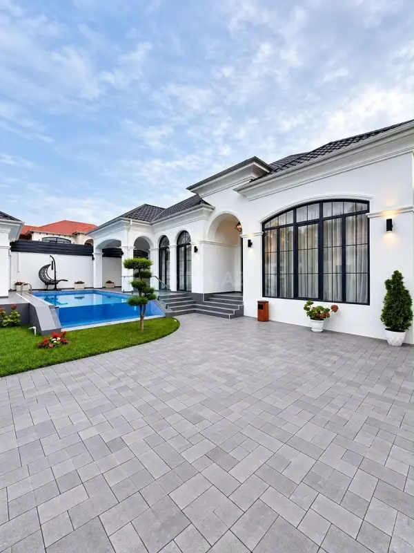 Satılır 4 otaqlı həyət evi 200 m²
