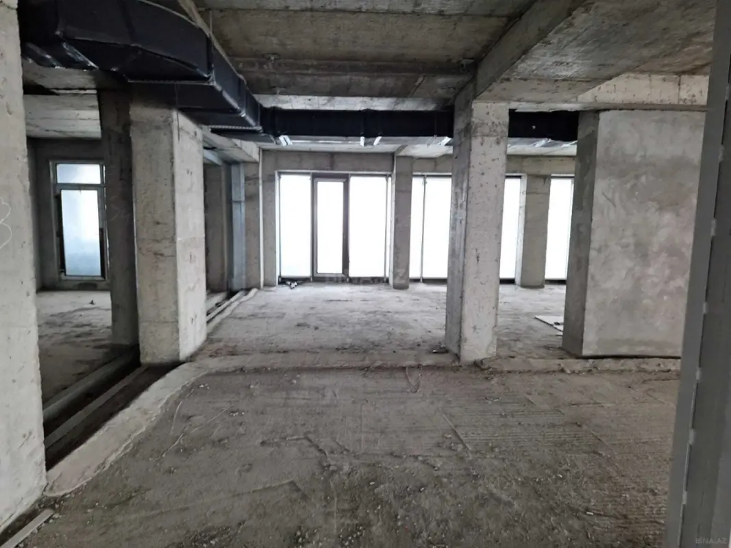 Satılır 9 otaqlı mənzil 1150 m²