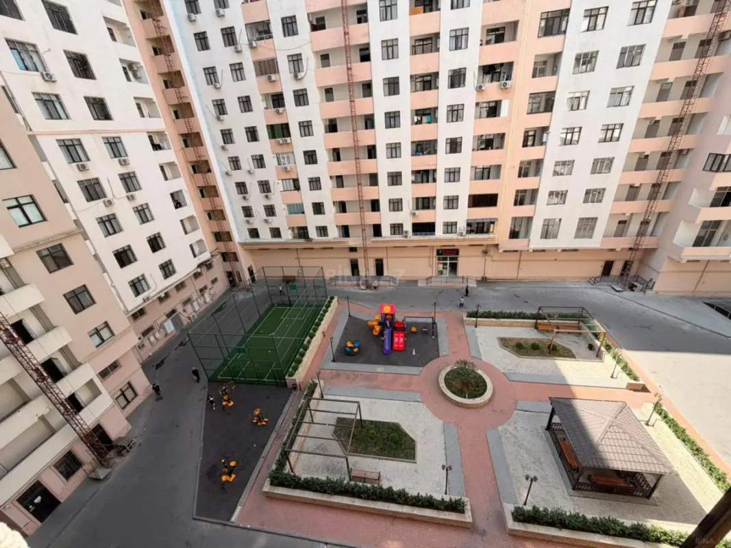 Satılır 2 otaqlı mənzil 67 m²