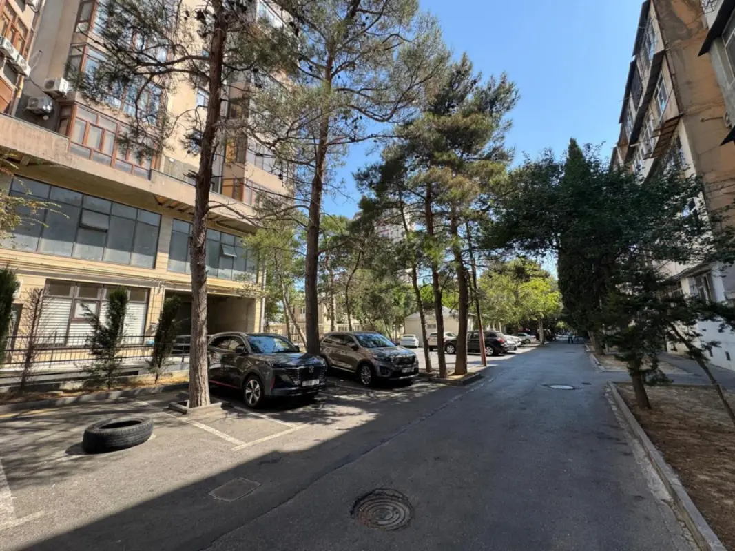 Kirayə verilir 10 otaqlı ofis 330 m²