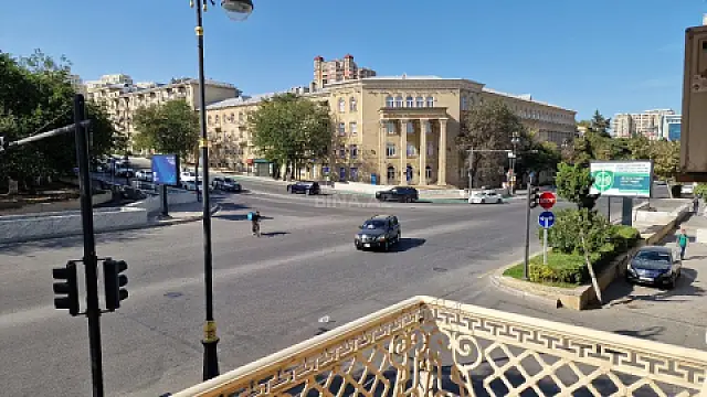 Satılır 3 otaqlı mənzil 80 m² — Bakı 3 otaq 80.00 m²