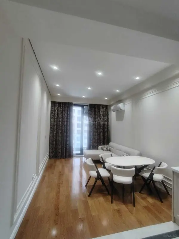 Kirayə verilir 3 otaqlı mənzil 118 m²