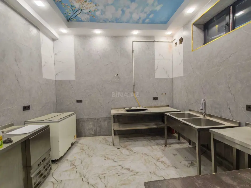 Kirayə verilir obyekt 256 m²