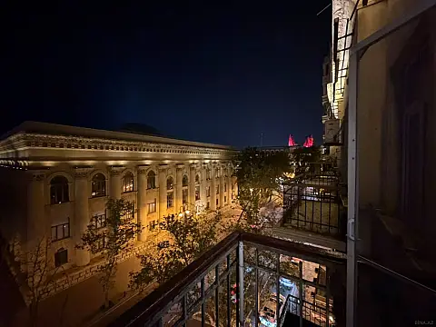 Kirayə verilir 3 otaqlı mənzil 100 m² — Bakı, Sahil qəs. 3 otaq 100.00 m²