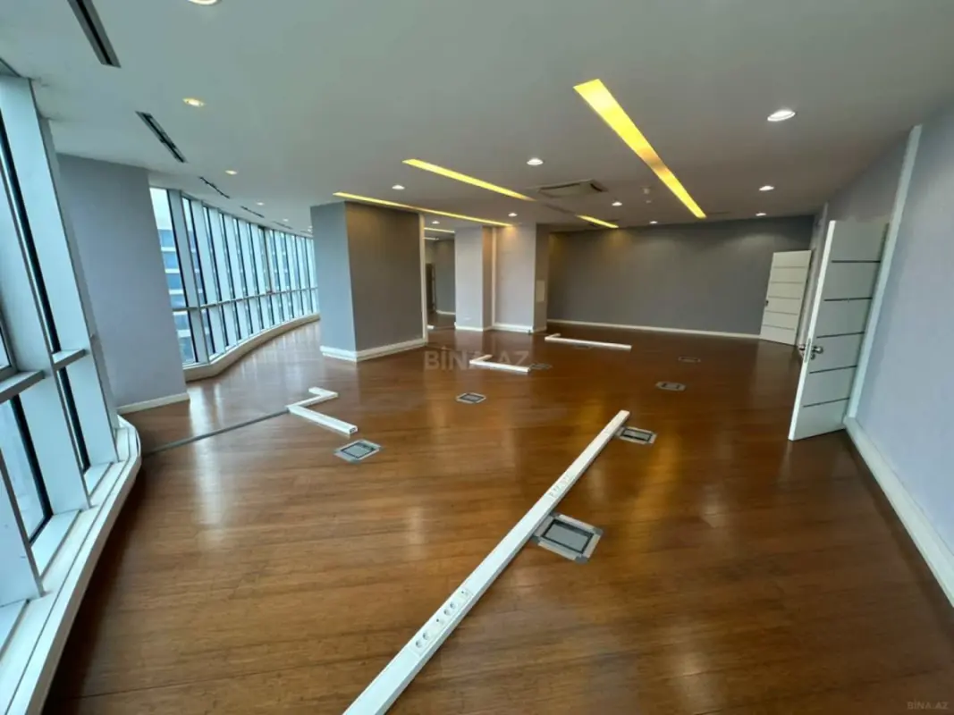 Kirayə verilir 3 otaqlı ofis 250 m²