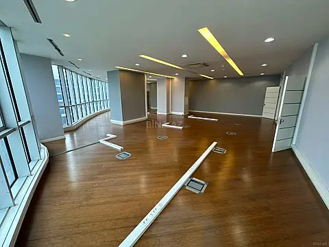 Kirayə verilir 3 otaqlı ofis 250 m² — Bakı 3 otaq 250.00 m²
