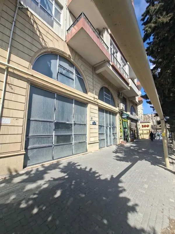 Kirayə verilir obyekt 253 m²