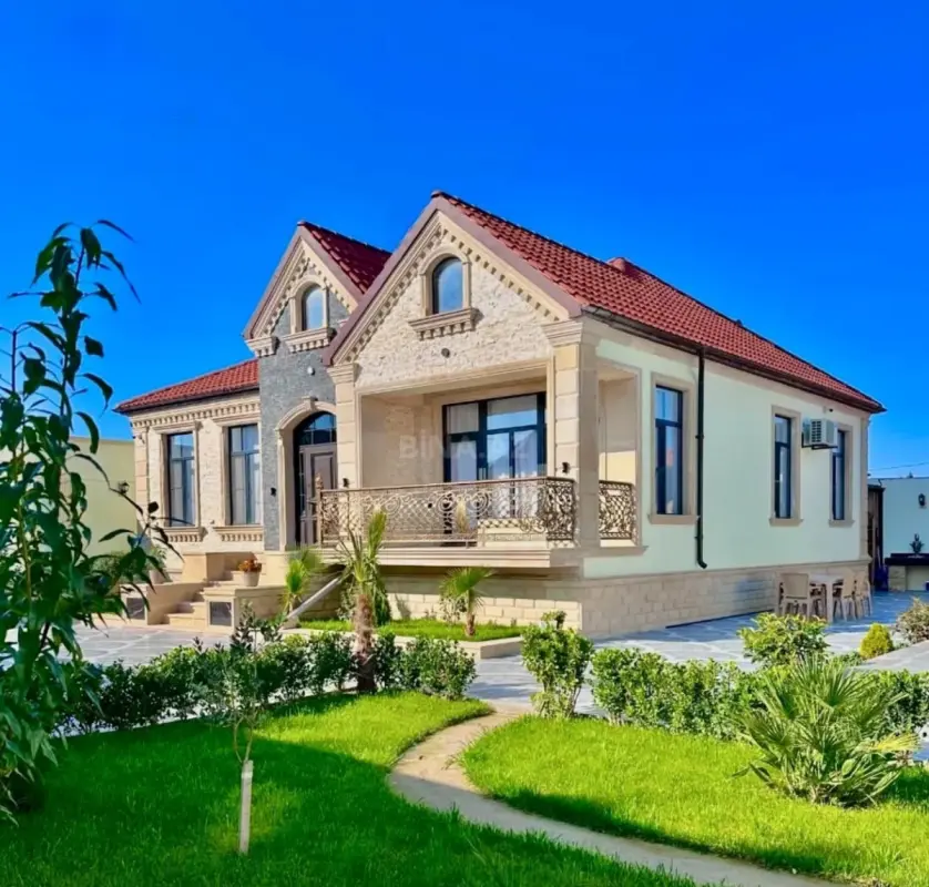 Satılır 5 otaqlı həyət evi 165 m²