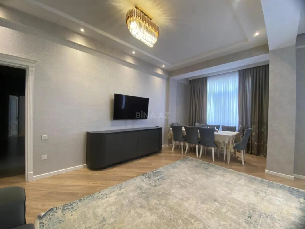 Satılır 3 otaqlı mənzil 120 m²