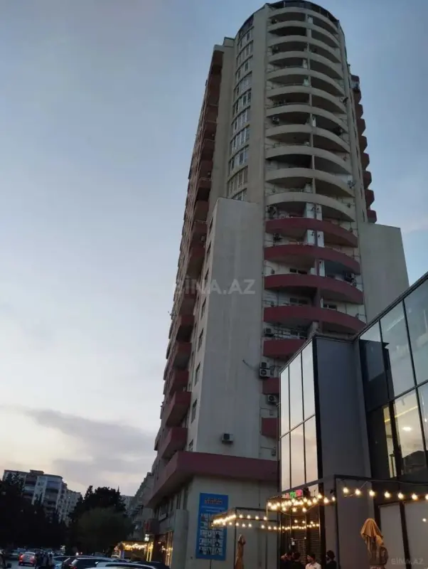 Satılır 2 otaqlı mənzil 68 m²