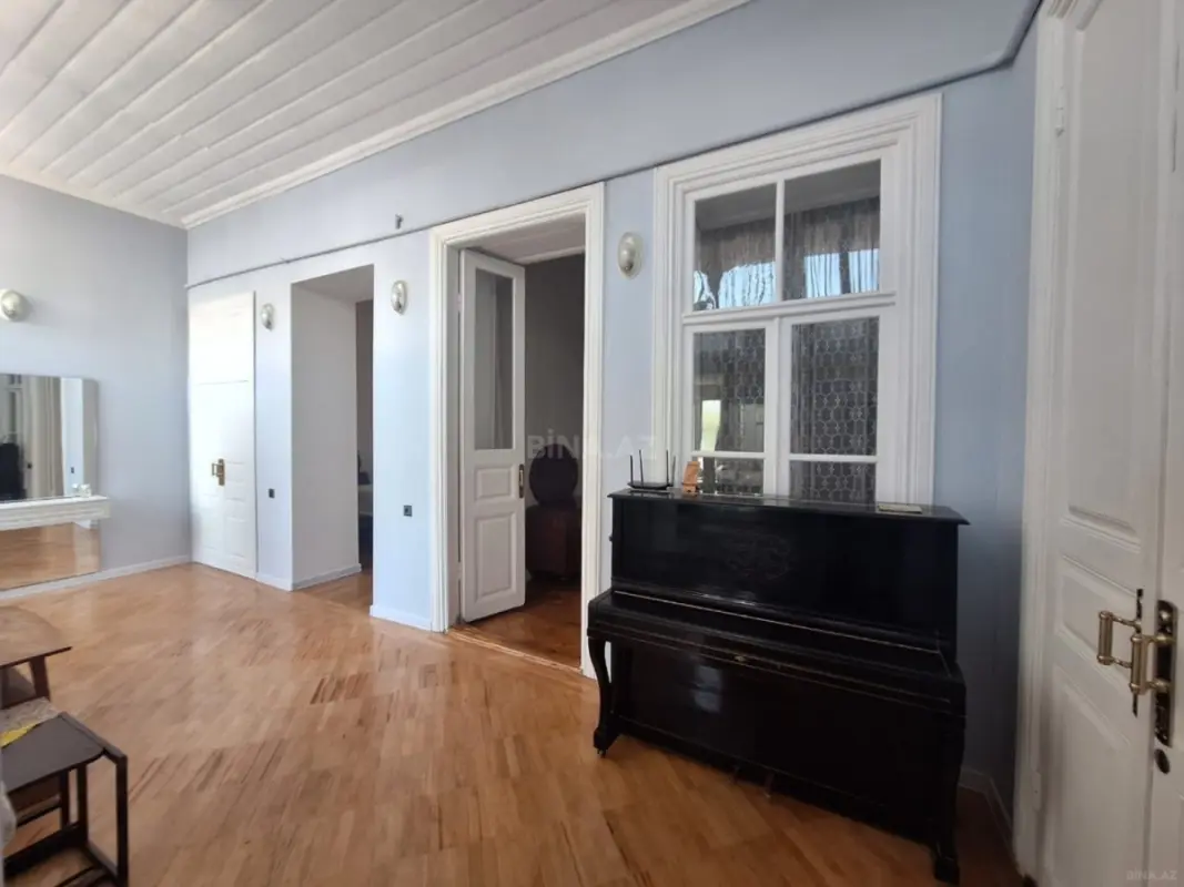 Satılır 2 otaqlı mənzil 72 m²