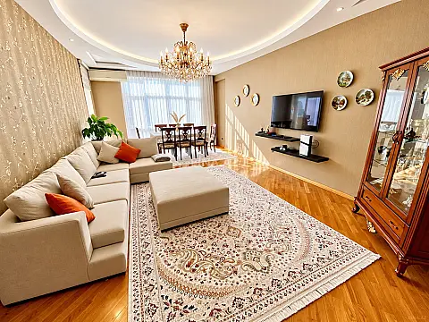 Satılır 4 otaqlı mənzil 165 m² — Bakı 4 otaq 165.00 m²