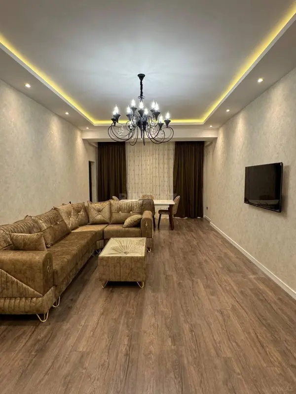 Kirayə verilir 3 otaqlı mənzil 155 m²