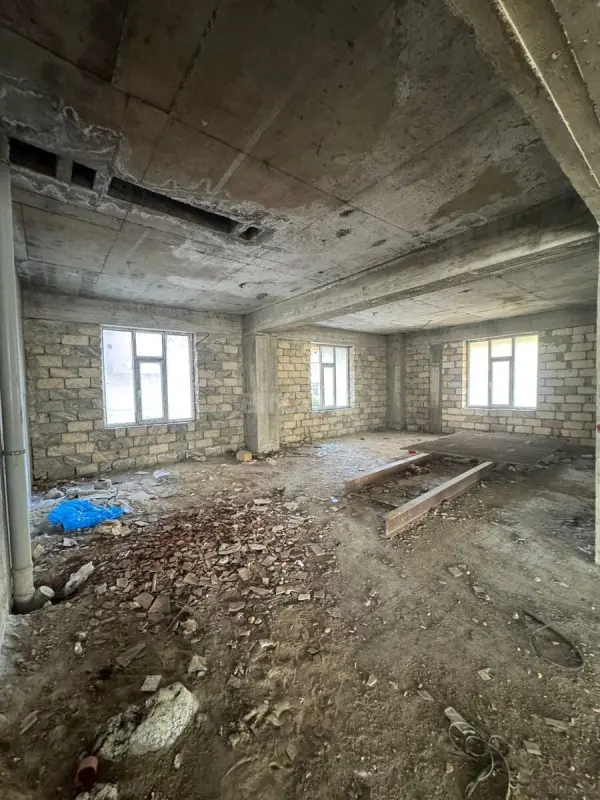Satılır obyekt 653 m²