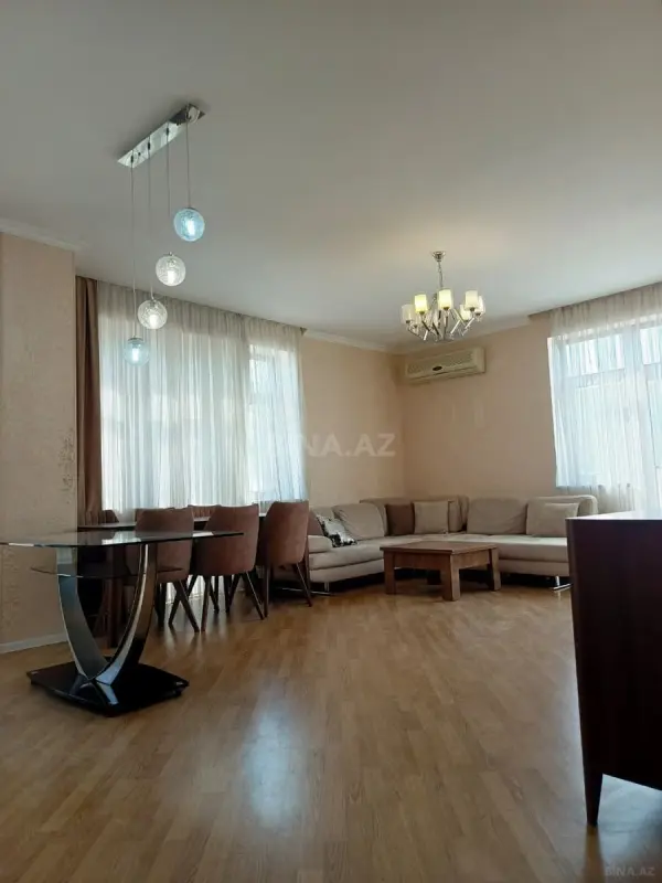 Satılır 3 otaqlı mənzil 125 m²