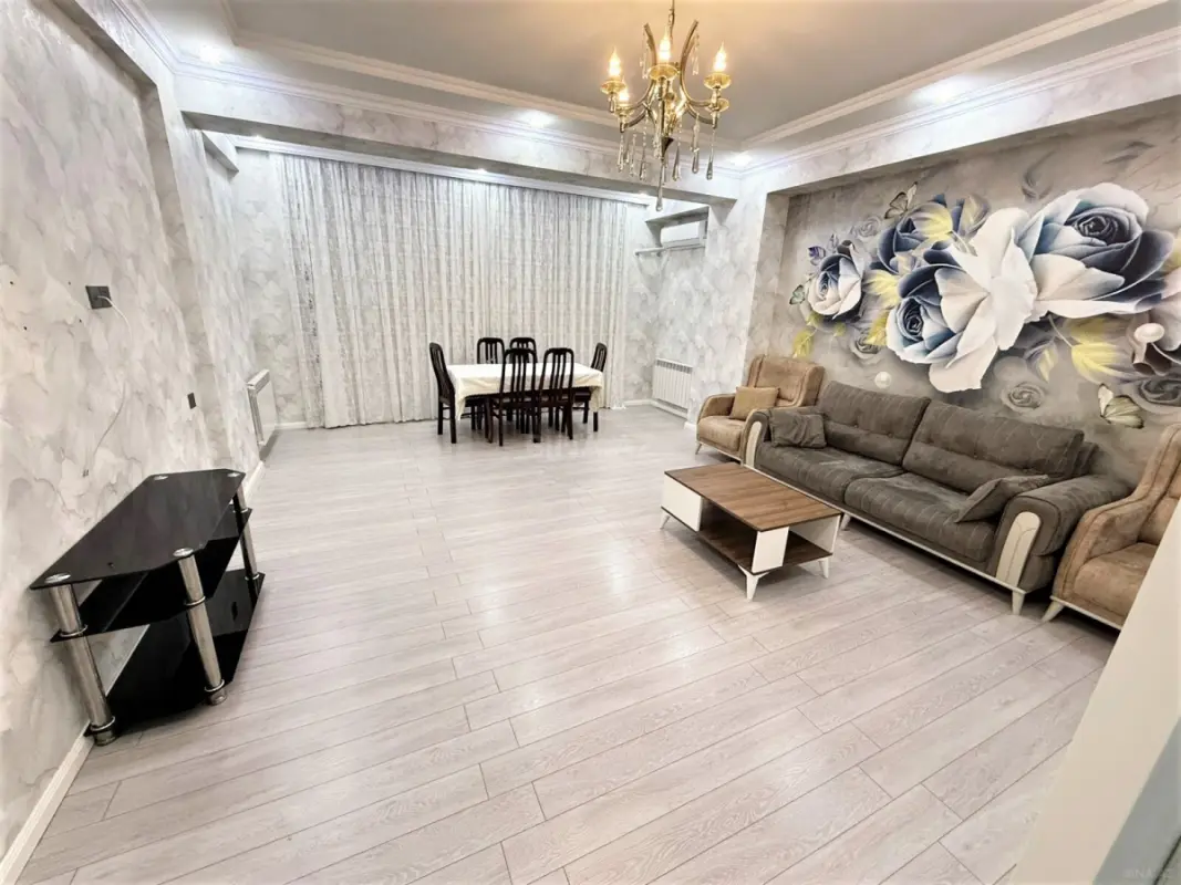 Kirayə verilir 3 otaqlı mənzil 120 m²