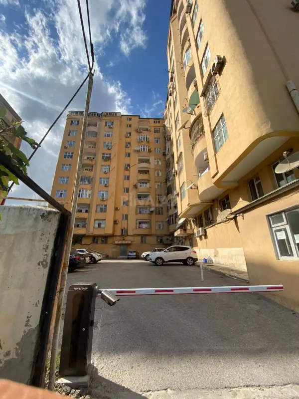 Satılır 3 otaqlı mənzil 120 m²