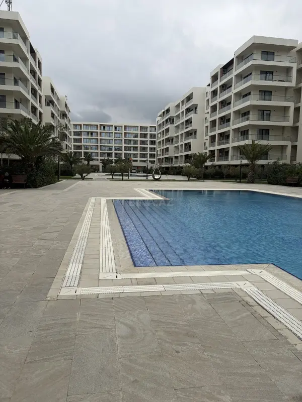 Satılır 3 otaqlı mənzil 138 m²