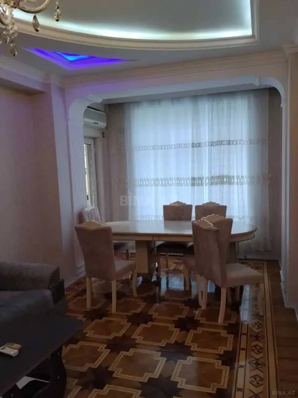 Kirayə verilir 2 otaqlı mənzil 90 m²