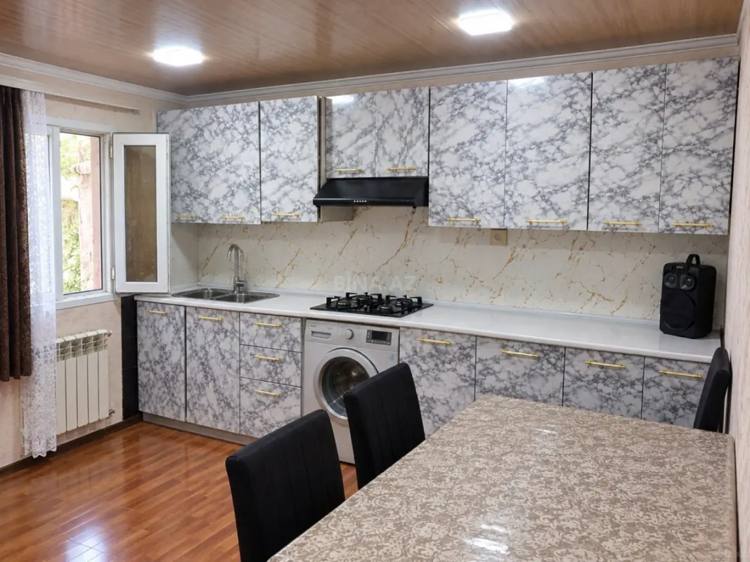 Kirayə verilir 2 otaqlı həyət evi 72 m²