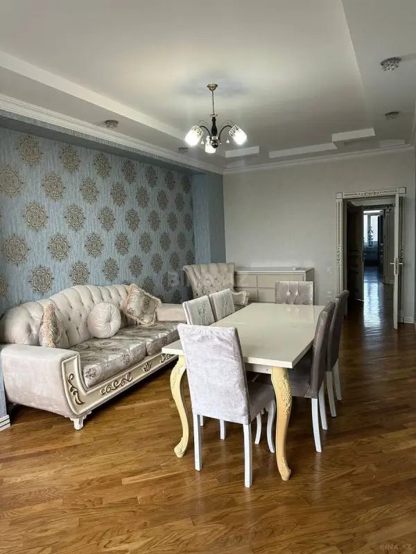 Kirayə verilir 4 otaqlı mənzil 180 m²