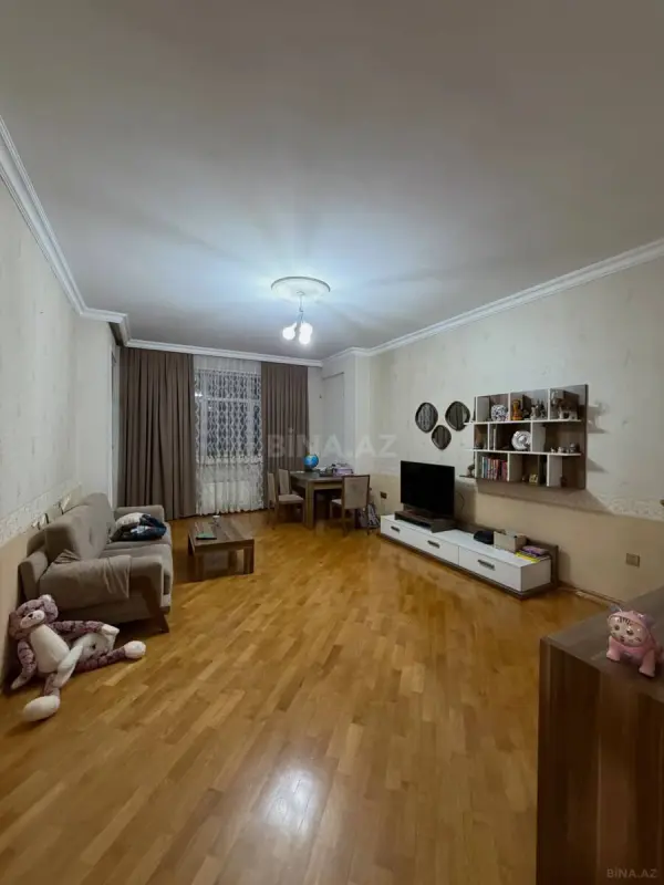 Satılır 4 otaqlı mənzil 160 m²