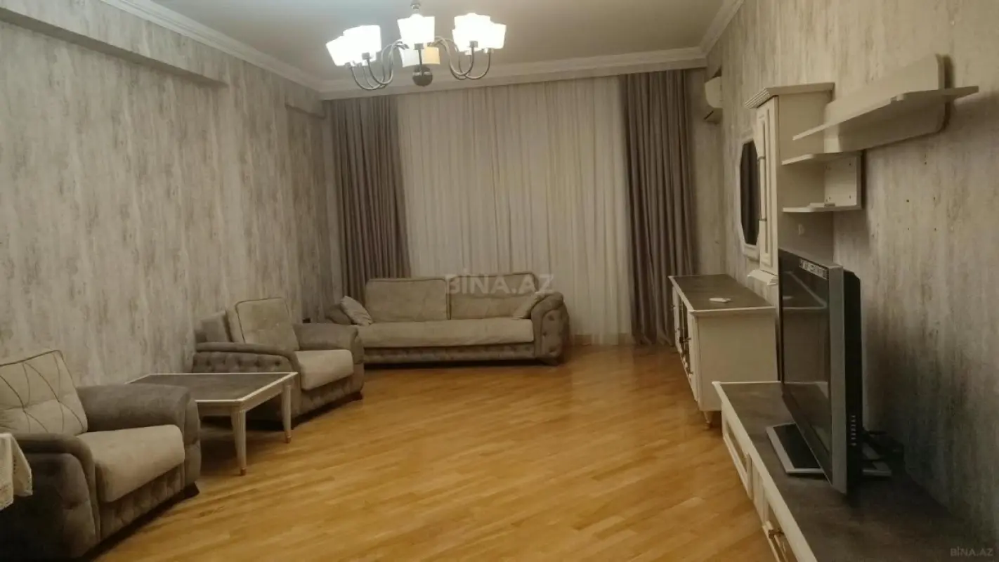 Kirayə verilir 3 otaqlı mənzil 145 m²