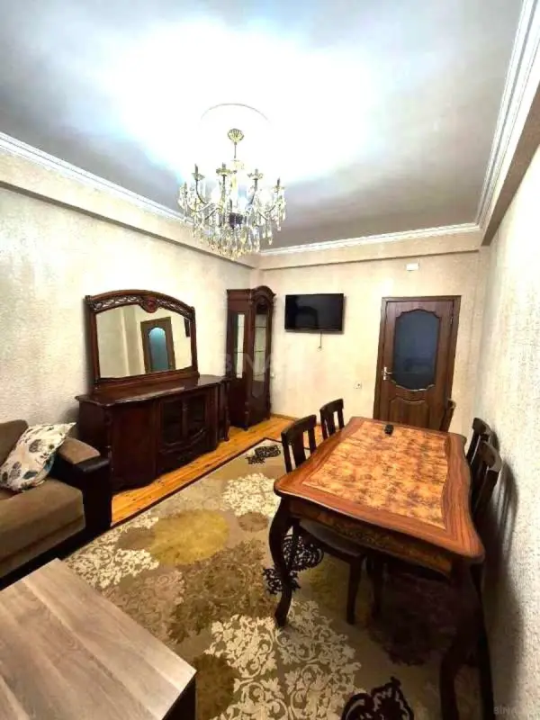 Satılır 2 otaqlı mənzil 94 m²
