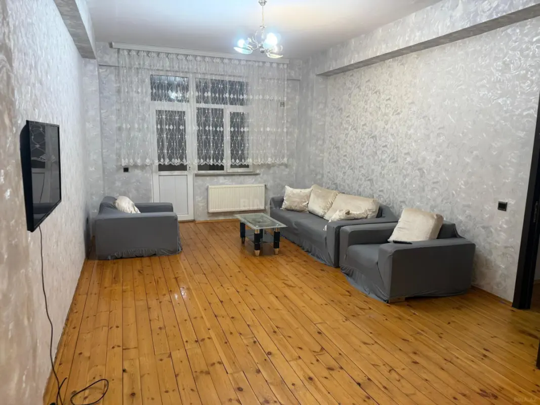 Kirayə verilir 2 otaqlı mənzil 95 m²