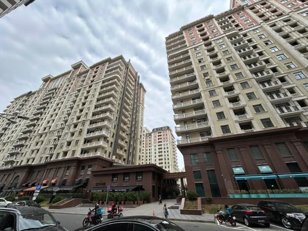 Satılır 3 otaqlı mənzil 120 m²