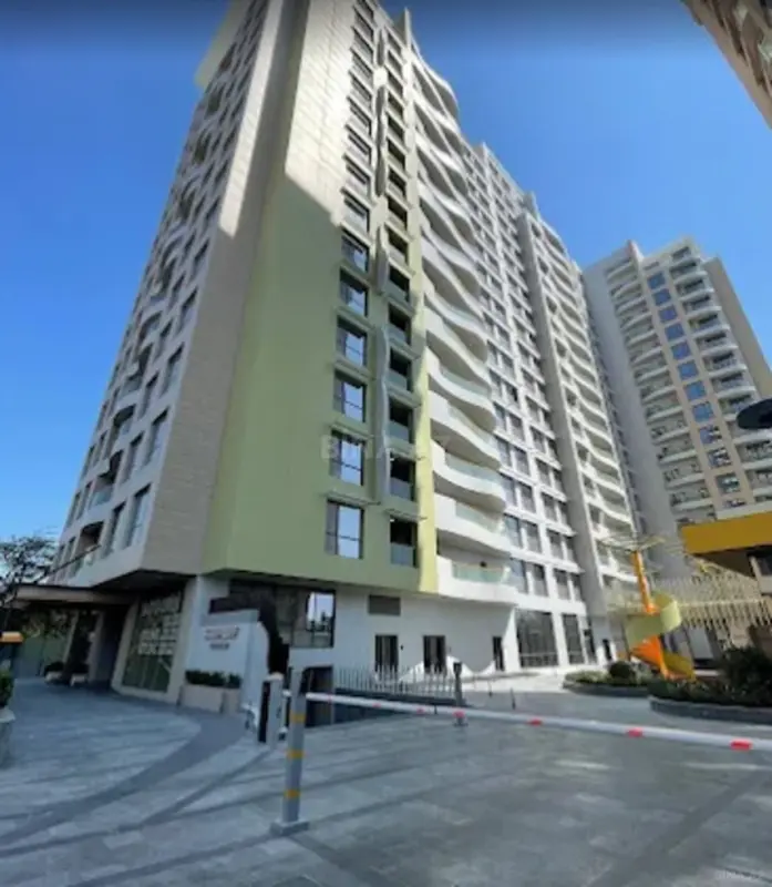 Satılır 4 otaqlı mənzil 194 m²