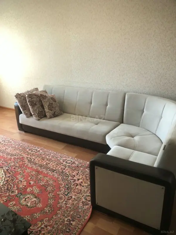 Kirayə verilir 2 otaqlı mənzil 68 m²